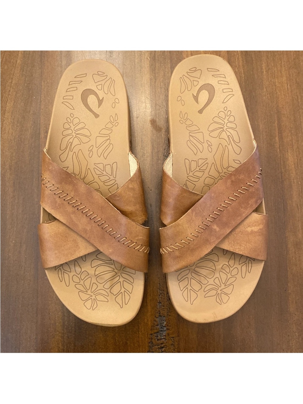 OluKai Women's Crisscross Slide Sandals - Brown size 7